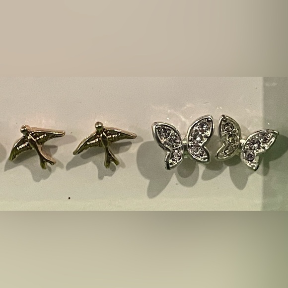 Avon Earring Box Set (10 Pairs) - Picture 3 of 6